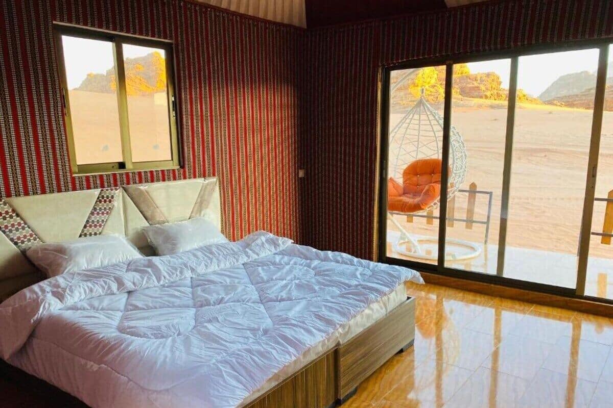 Chambre Luxe Double ou avec lits jumeaux, salle de bains privée, vue montagne | Salle de bain | Baignoire et douche séparées, douche hydromassante, bidet