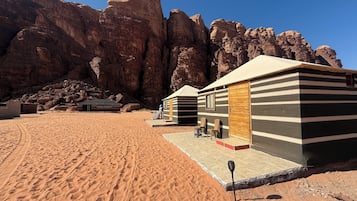 Chambre Triple Luxe, 1 chambre, salle de bains privée, vue cour intérieure