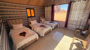 Chambre Triple Luxe, 1 chambre, salle de bains privée, vue cour intérieure | Extérieur