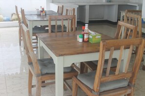 Free daily continental breakfast
