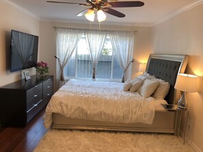 5 bedrooms, iron/ironing board, free WiFi, bed sheets