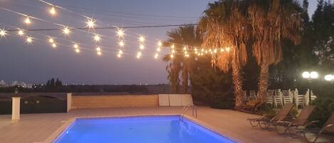 Outdoor pool, pool loungers