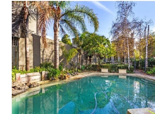 Grand Victorian Charm +Pool 8kms CBD close public transport, park, restaurants