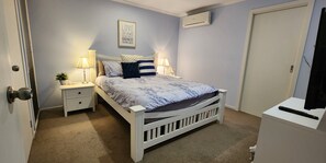 2 bedrooms, soundproofing, iron/ironing board, free WiFi