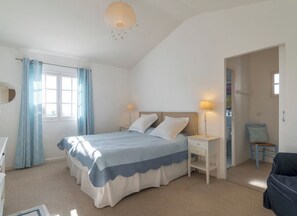 6 Schlafzimmer, Bügeleisen/Bügelbrett, Reisekinderbett, WLAN