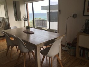 Dining - South Pacific  Oceanfront Beach House (Ulladulla)