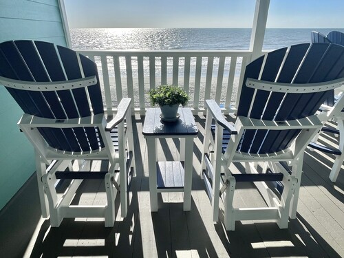 Oceanfront 4BR Condo with 2 Huge Decks \ Walk to Garden City Pier