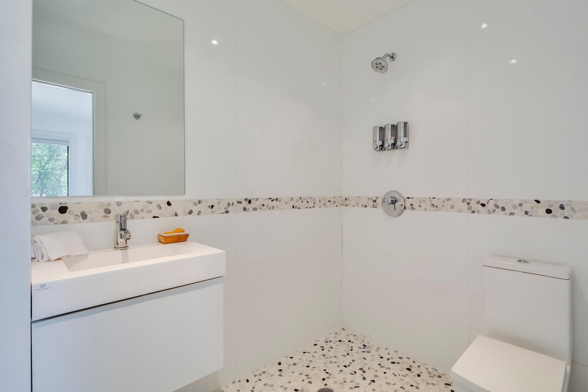 Photo 68 of Contemporary Lake Austin Estate Minutes from Downtown - Privately Gated
