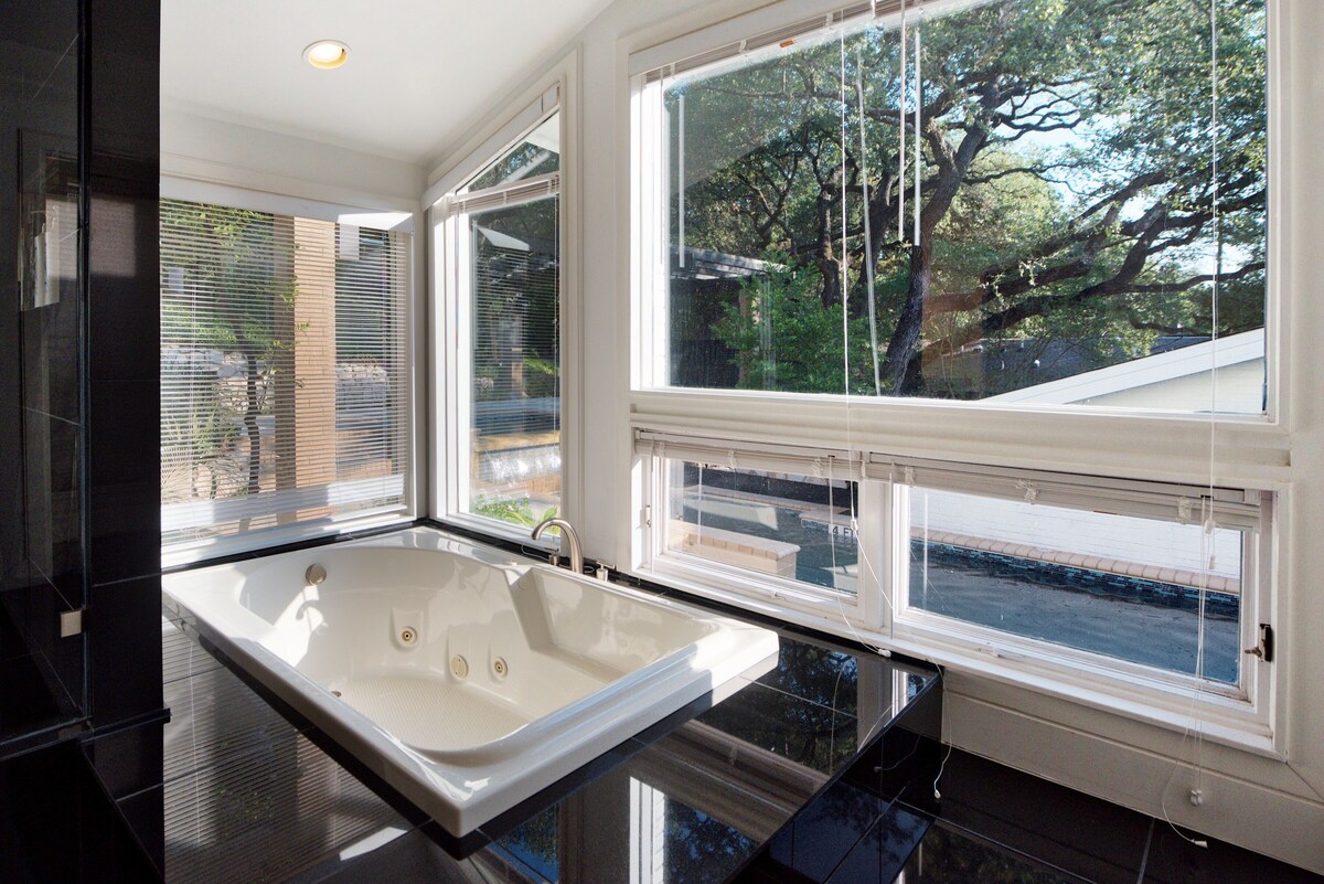 Photo 26 of Contemporary Lake Austin Estate Minutes from Downtown - Privately Gated