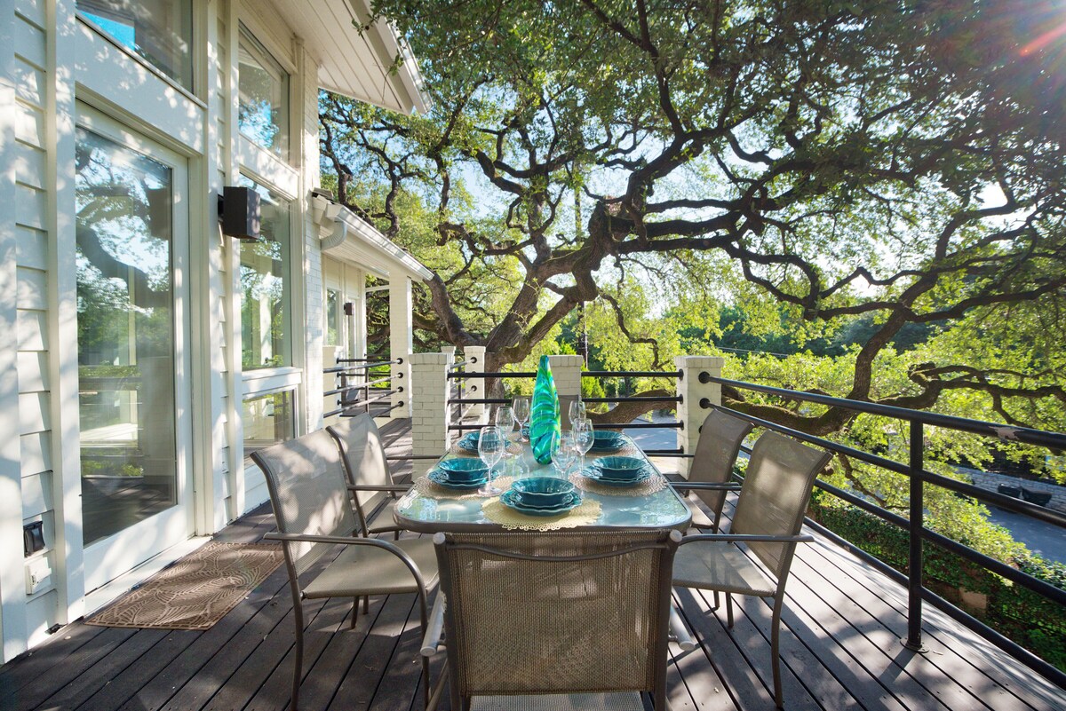 Photo 6 of Contemporary Lake Austin Estate Minutes from Downtown - Privately Gated