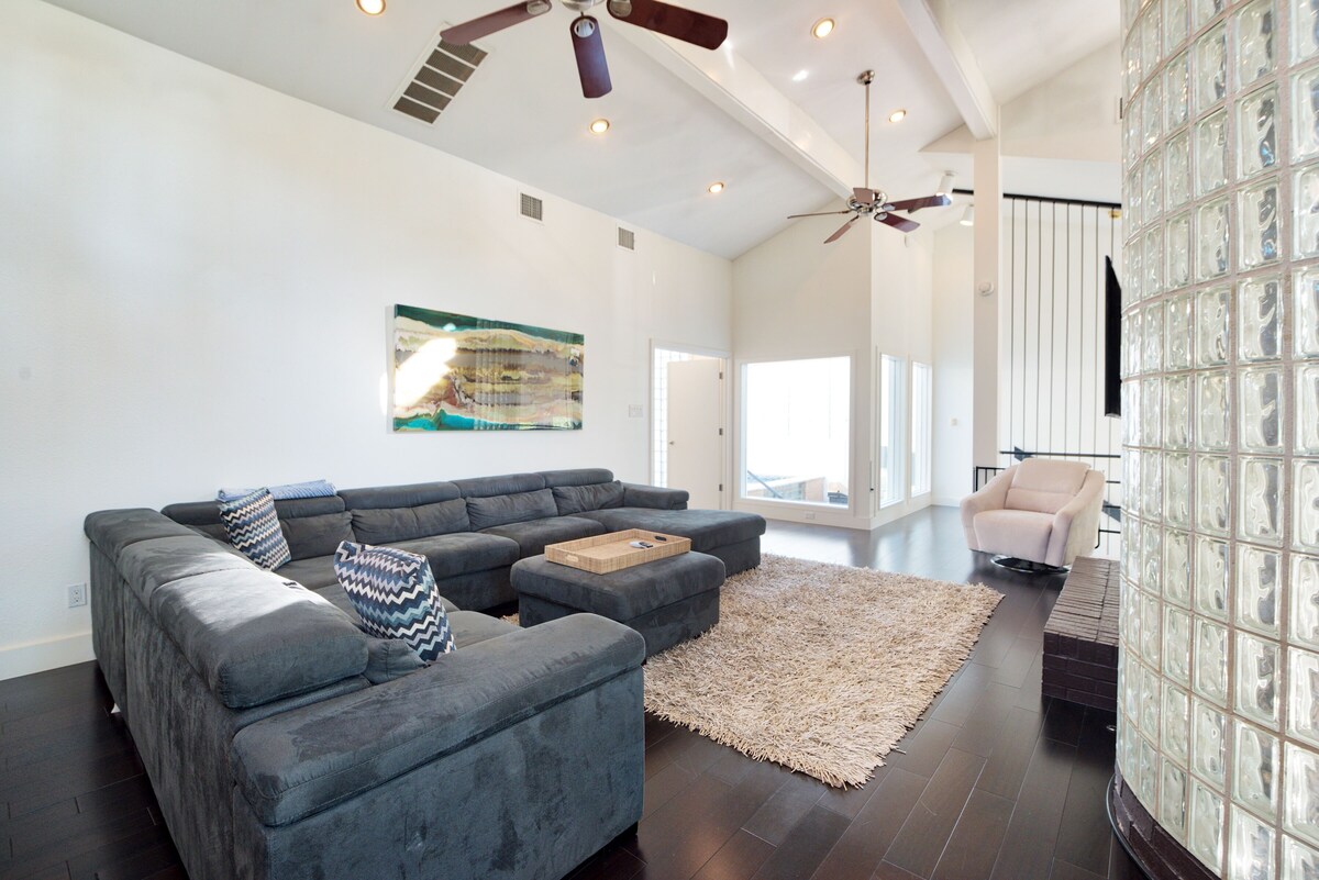 Photo 41 of Contemporary Lake Austin Estate Minutes from Downtown - Privately Gated