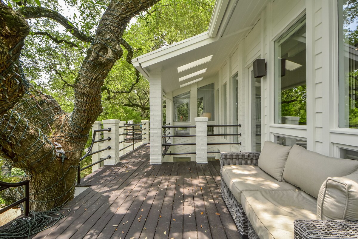 Photo 49 of Contemporary Lake Austin Estate Minutes from Downtown - Privately Gated