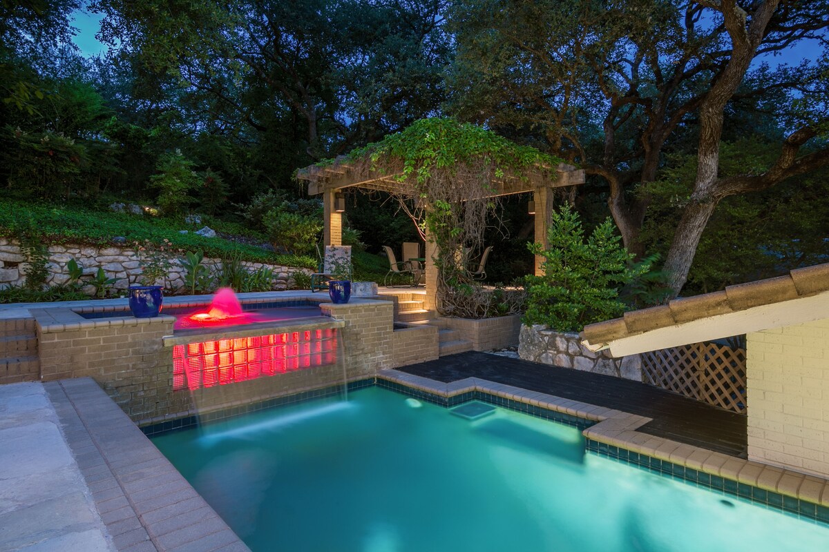 Photo 3 of Contemporary Lake Austin Estate Minutes from Downtown - Privately Gated