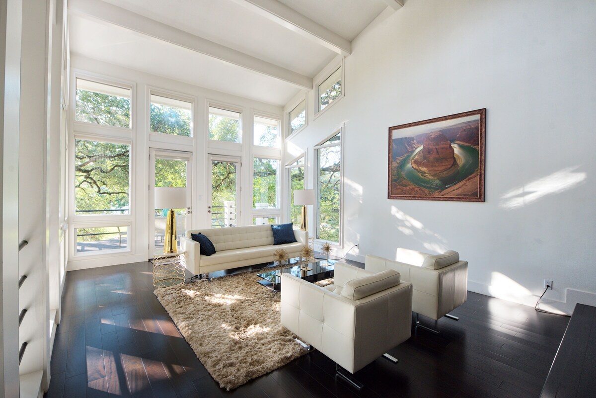Photo 11 of Contemporary Lake Austin Estate Minutes from Downtown - Privately Gated