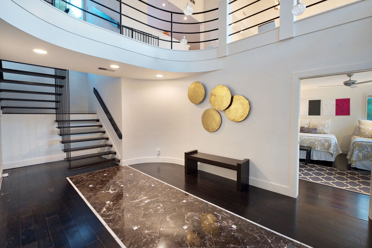 Photo 47 of Contemporary Lake Austin Estate Minutes from Downtown - Privately Gated