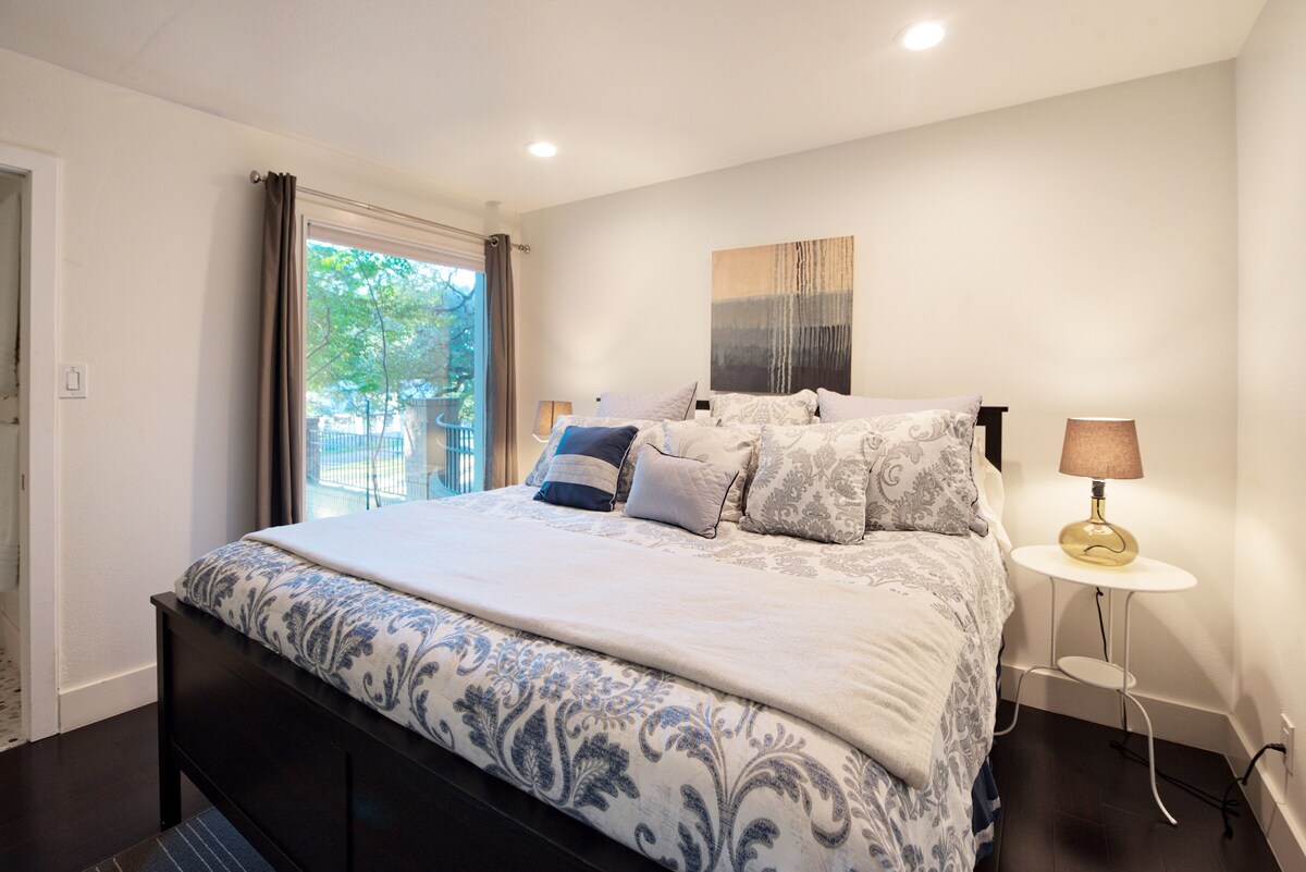 Photo 38 of Contemporary Lake Austin Estate Minutes from Downtown - Privately Gated