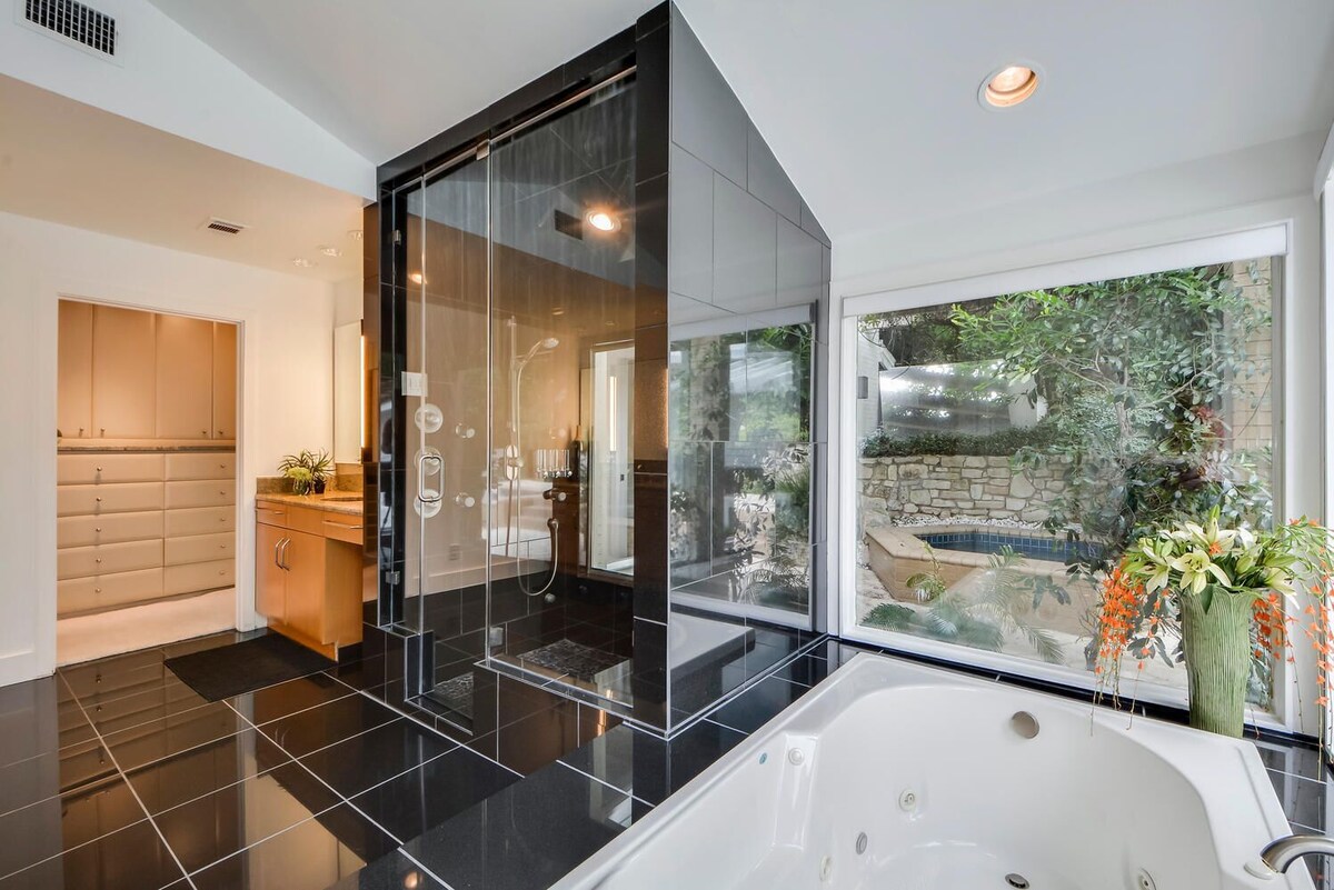 Photo 25 of Contemporary Lake Austin Estate Minutes from Downtown - Privately Gated