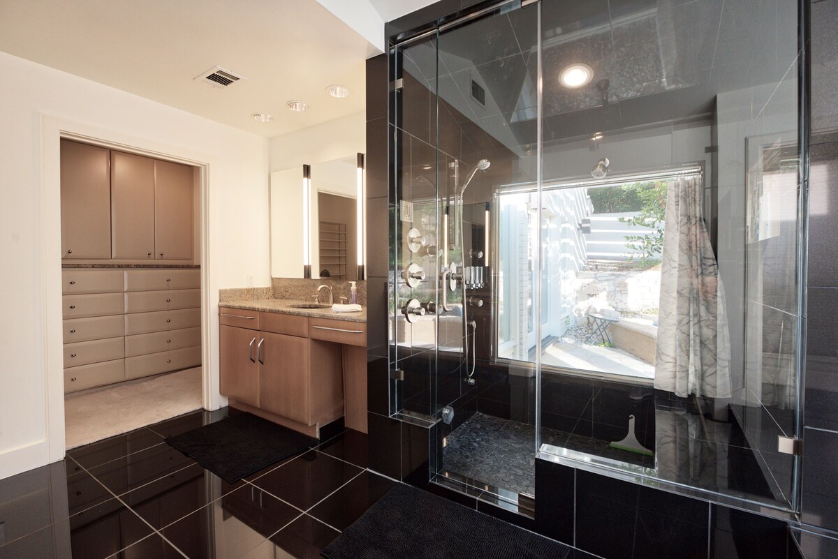 Photo 27 of Contemporary Lake Austin Estate Minutes from Downtown - Privately Gated