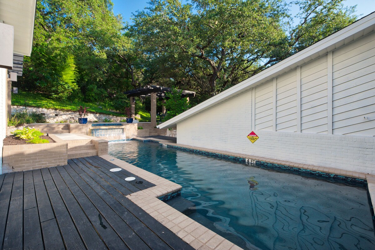 Photo 43 of Contemporary Lake Austin Estate Minutes from Downtown - Privately Gated
