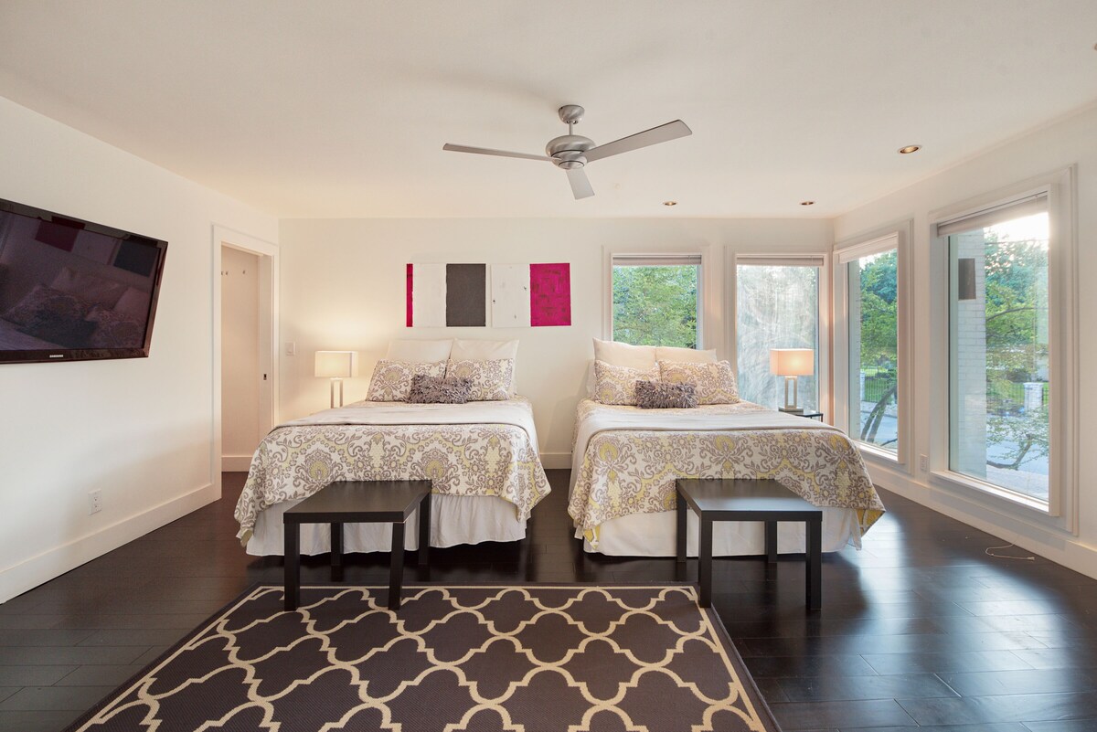 Photo 34 of Contemporary Lake Austin Estate Minutes from Downtown - Privately Gated