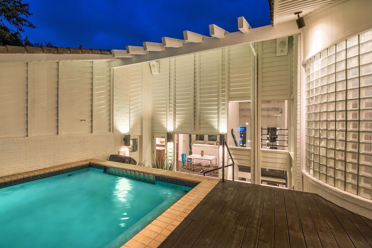 Photo 52 of Contemporary Lake Austin Estate Minutes from Downtown - Privately Gated