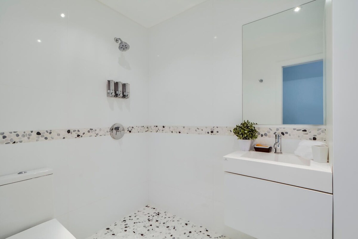 Photo 67 of Contemporary Lake Austin Estate Minutes from Downtown - Privately Gated