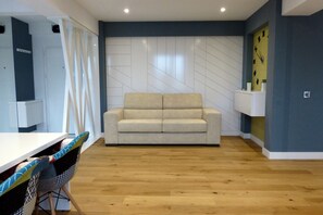 Interior - Old TOWN - NEW Luxury Apartment - PARIS Design (Bucharest)