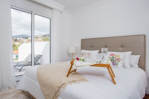 3 sovrum, skrivbord, strykjärn/strykbräda och gratis wi-fi