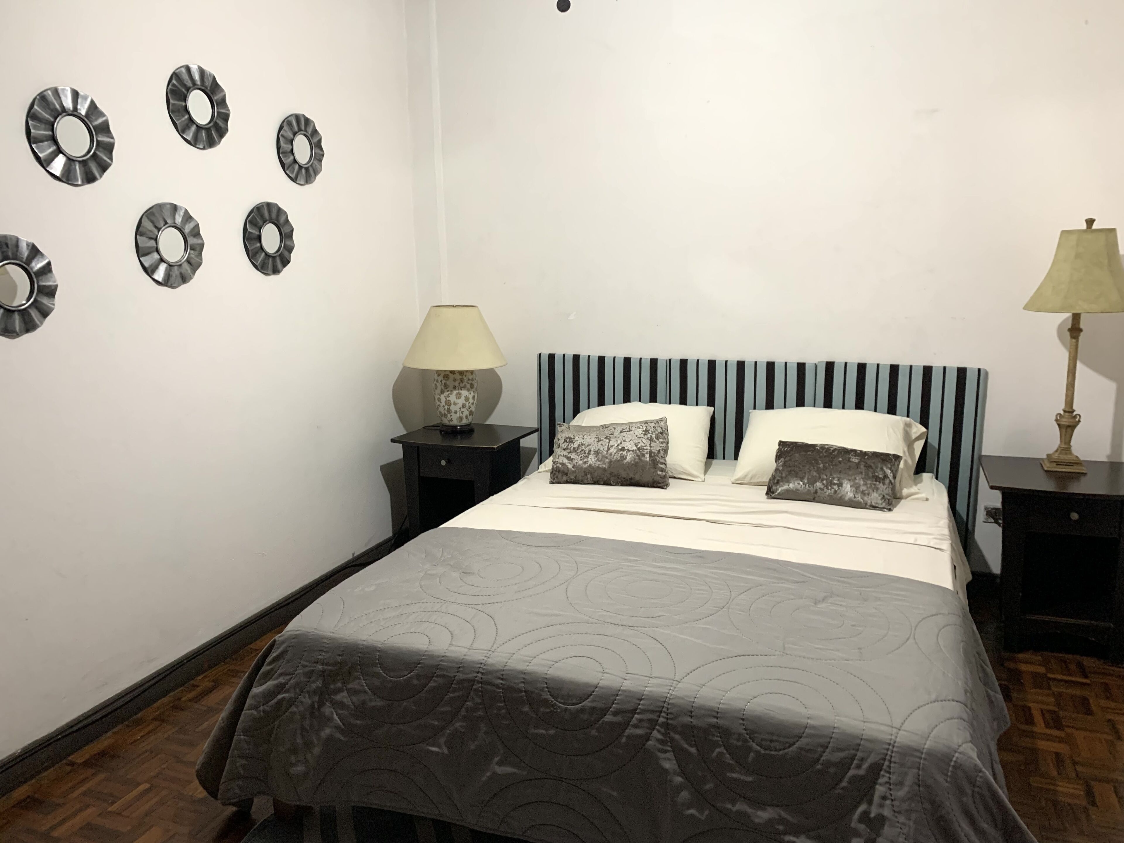 2 bedrooms, in-room safe, iron/ironing board, free WiFi