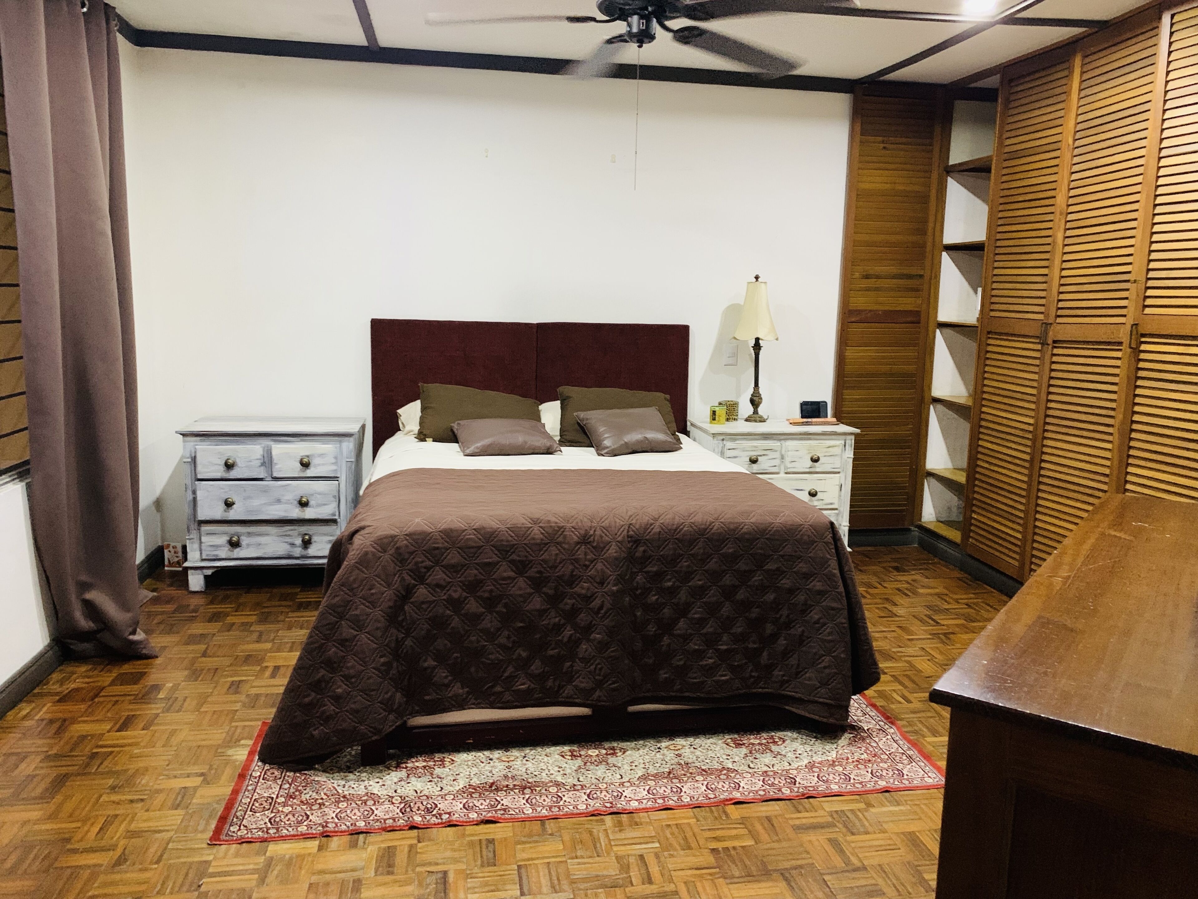 2 bedrooms, in-room safe, iron/ironing board, free WiFi