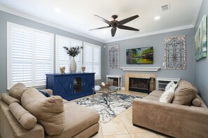 تلفزيون ذكي، مدفأة، ستيريو