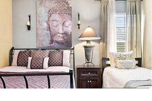 Bedroom 2: Queen and twin beds