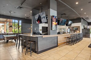 Bar (on property) - Park all day, recharge in style- 10min to Disney, clean, revamped w/ resort pool (Kissimmee)