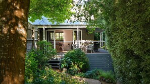 Terrace/patio - Haiku- charming oasis in Daylesford (Daylesford)