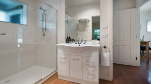 Shower - Haiku- charming oasis in Daylesford (Daylesford)