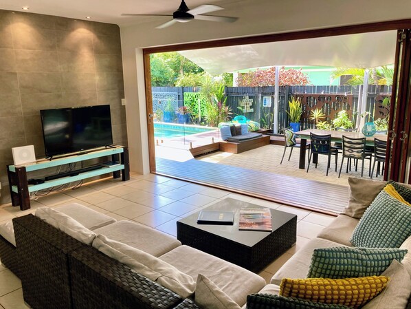 スマートテレビ、Netflix、書庫、ストリーミングサービス