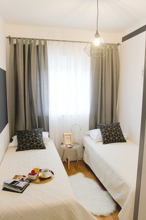 2 bedrooms, iron/ironing board, travel cot, WiFi