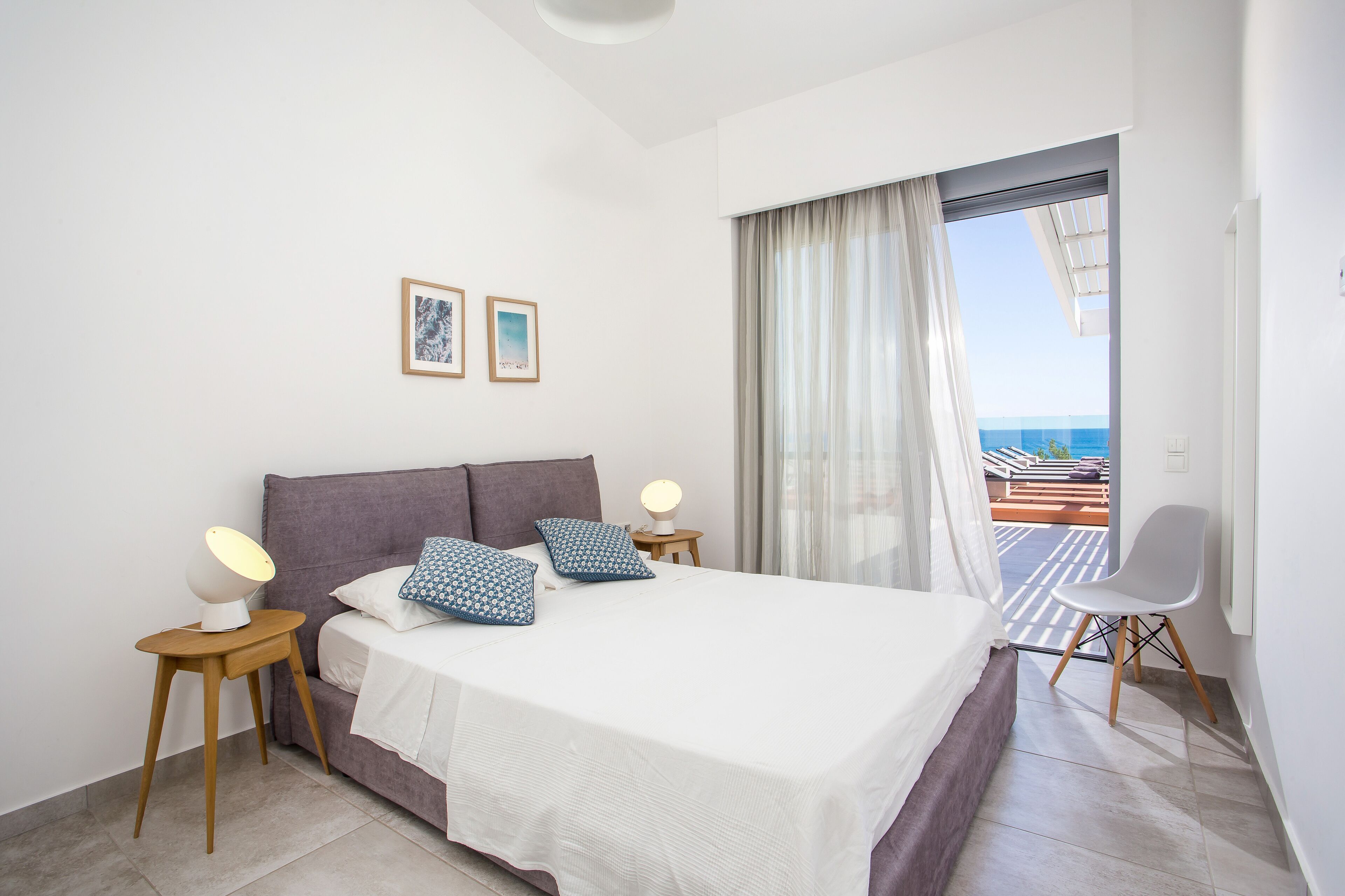 5 bedrooms, iron/ironing board, WiFi, bed sheets