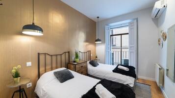 5 dormitorios, caja fuerte, tabla de planchar con plancha y wifi gratis