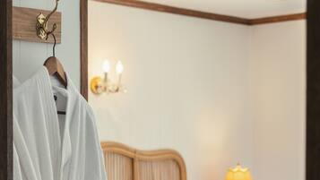 2 chambres, fer et planche Ă repasser, Wi-Fi gratuit, draps fournis