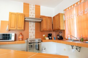 Fridge, microwave, oven, stovetop - 129Nght Sep/Oct Cozumel 2 Bdrs Villa Beach/OceanFront Snorkeling Diving Paradise (Cozumel)