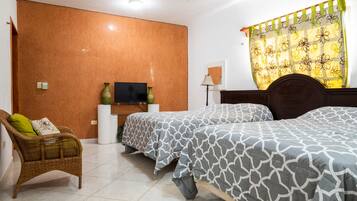 2 bedrooms, iron/ironing board, travel cot, free WiFi