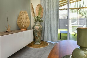 Interior - Cas di Das is a modern, fresh home, perfectly for a relaxing stay. For all ages. (Noord)