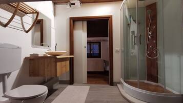 Duschwanne, Whirlpool, Haartrockner, Bidet