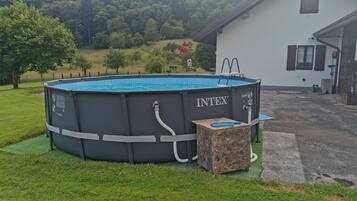 Tina de hidromasaje al aire libre