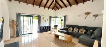 Aloe Villa - Spacious and luminous villa with heated pool -Fiber