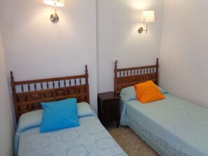 2 chambres, fer et planche Ă repasser, Wi-Fi, draps fournis