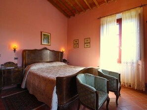 4 camere, ferro/asse da stiro, Wi-Fi