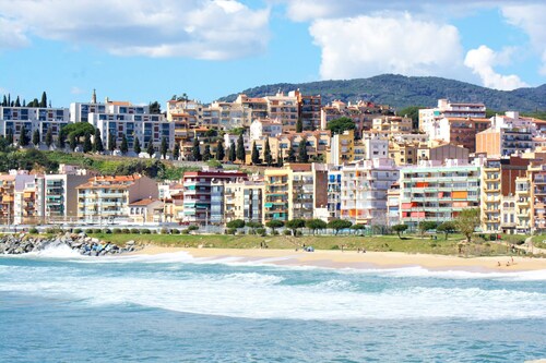 OFERTAS - FANTASTICO APARTAMENTO AL LADO DEL MAR, 35 MINUTOS FROM BARCELONA