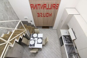 Fridge, microwave, oven, stovetop - Gracious Two-Room Apartment (Loft) in the historic center of Naples (Napoli)